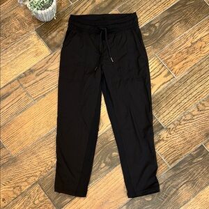 Lululemon / Women’s Drawstring Nylon Joggers